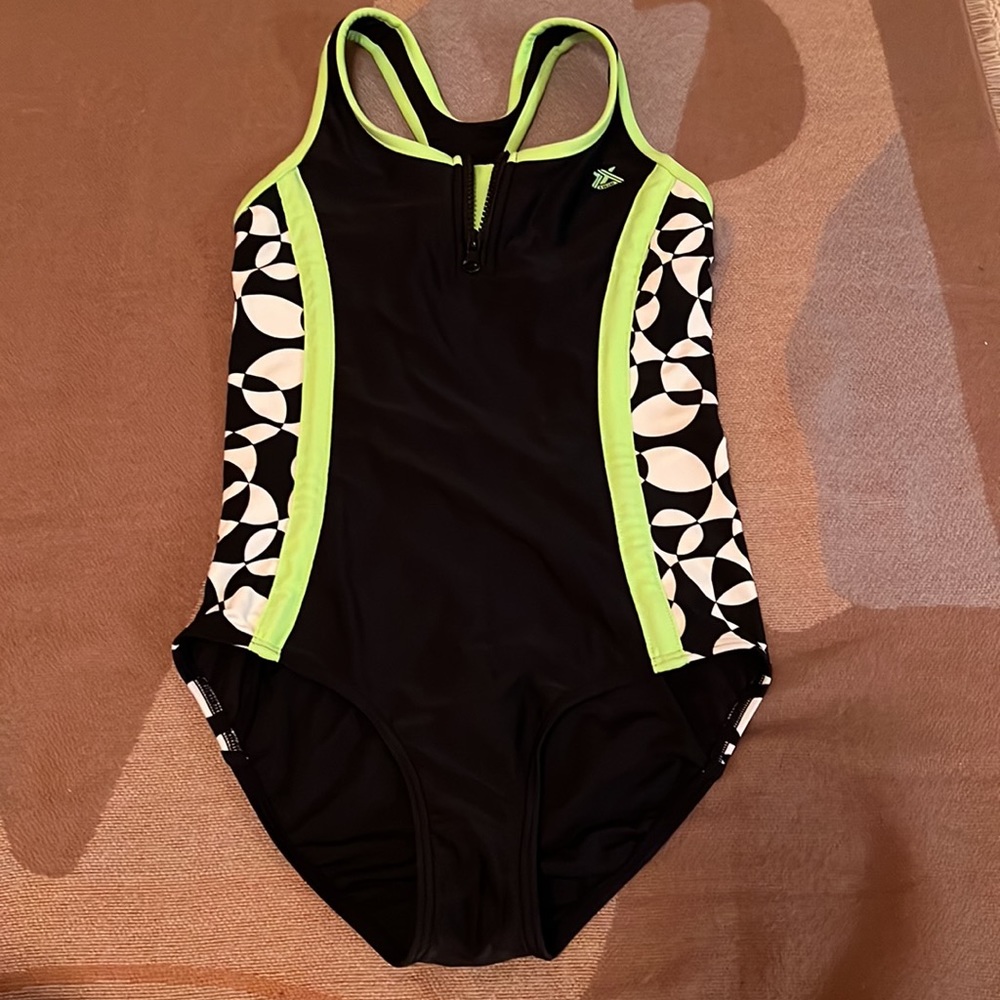 EUC Girl’s one piece ZeroXposur swimsuit, Sz 12